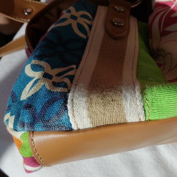 Relic Multi Color Purse - Picture 8 of 8